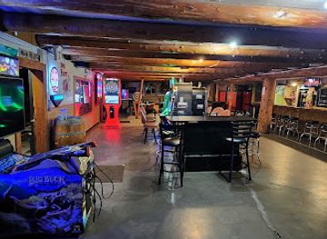 idaho/bitterroot-mountains/bar/dog-house-saloon