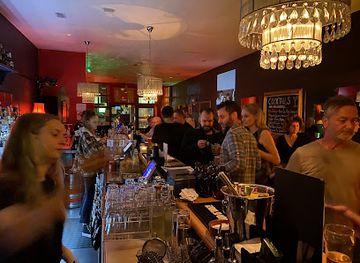 australia/northern-victoria/bar/the-purple-emerald-lounge-bar