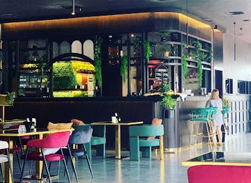 kuwait/mubarak-al-kabeer-governorate/bar/sol-cafe