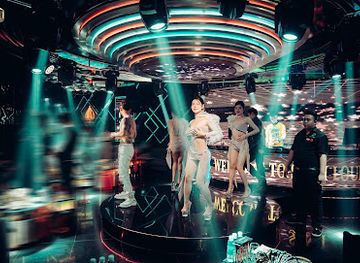 vietnam/hanoi/dong-da-district/bar/sanh-lounge