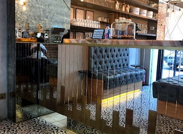 kuwait/kuwait-towers-area/bar/little-purple-door