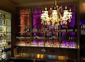 hungary/budapest/andrassy-avenue/bar/parle