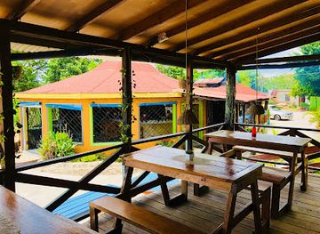 jamaica/black-river-great-morass/bar/cloggy-s-on-the-beach