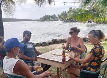 nicaragua/corn-islands/bar/aqui-me-quedo