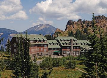 oregon/crater-lake-national-park/bar/crater-lake-lodge