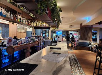 australia/surfers-paradise/bar/the-cavill-hotel