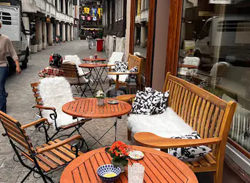 La Dolce Vita Bar & Shop