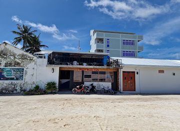 maldives/vaavu-atoll/bar/tropicafe
