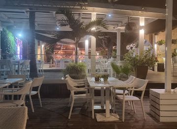 angola/zambezi-basin/bar/miami-beach