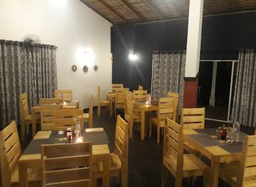 sri-lanka/gampaha-district/bar/roven-grand-family-restaurent-pub