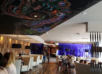 california/palm-springs/vista-las-palmas/bar/the-kitchen-pink-flamingo-lounge