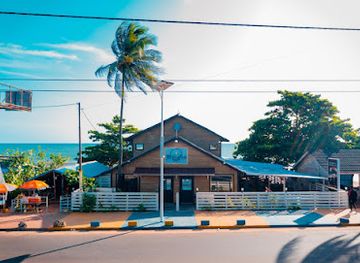 sierra-leone/tacugama-chimpanzee-sanctuary/bar/golden-state-lounge