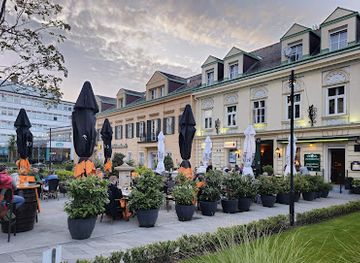 austria/vienna/hietzing/bar/schonbrunner-vis-a-vis