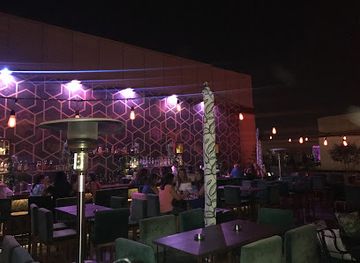 jordan/northern-jordan-valley/bar/iguana-rooftop