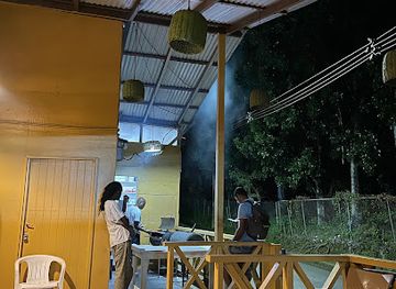 saint-lucia/diamond-falls-botanical-gardens/bar/the-container-bar-n-grill