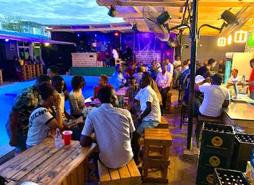 tanzania/central-zone/bar/small-planet-pub