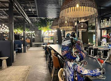 bulgaria/stara-zagora/bar/042-bar-and-dinner