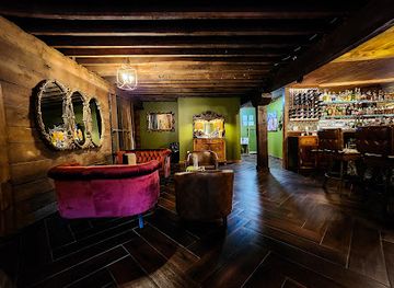 illinois/shawnee-national-forest/bar/havisham-bourbon-bar