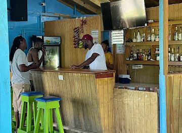 grenada/carriacou-and-petite-martinique/bar/paradise-beach-bar