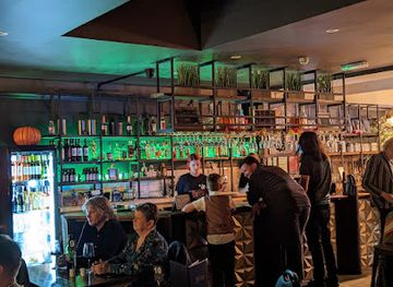 united-kingdom/llandudno/bar/the-magic-bar-live