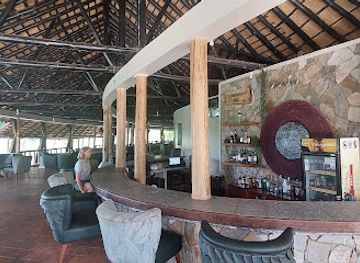 uganda/murchison-falls-national-park/bar/sambiya-river-lodge-s-dining