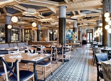 canada/toronto/distillery-district/bar/cluny-bistro-boulangerie