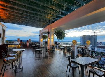 thailand/mekong-river-region/bar/tipsy-elephant-vientiane-rooftop-lounge