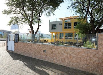 cabo-verde/praia-do-tarrafal/bar/restaurante-alcatraz