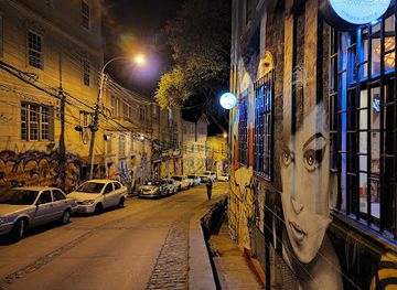 chile/valparaiso/bar/uk-bar-cervezas-premium-cocteleria-pizzeria-y-burger-en-valparaiso