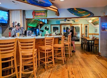 north-carolina/outer-banks/bar/mulligan-s-grille-in-historic-cottage-row