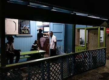 antigua-and-barbuda/saint-philip/bar/sp-stop-bar