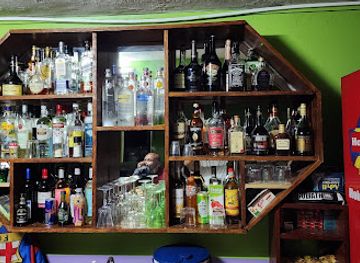 saint-vincent-and-the-grenadines/la-soufriere/bar/knolly-s-bar