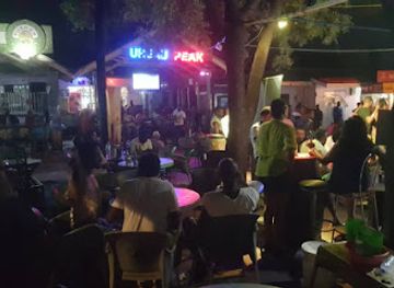 tanzania/mahale-mountains/bar/uhuru-peak-glacier