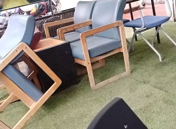 cameroon/tiko-beach/bar/toristic-snack-bar