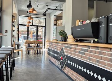 romania/prahova/bar/ziya-cafe-wine-bar-cafenea-ploiesti