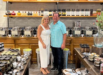 louisiana/caddo-lake/bar/we-olive-wine-bar