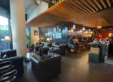 singapore/pasir-ris/bar/georges-oasis