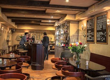 switzerland/zurich/altstadt/bar/rossli-bar