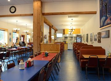 kentucky/land-between-the-lakes-national-recreation-area/bar/dad-s-place