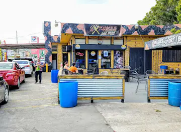 Willie's Sport Bar