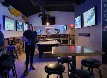 california/huntington-beach/bar/the-cliffs-bar