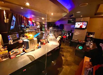 japan/sapporo/susukino/bar/crowd