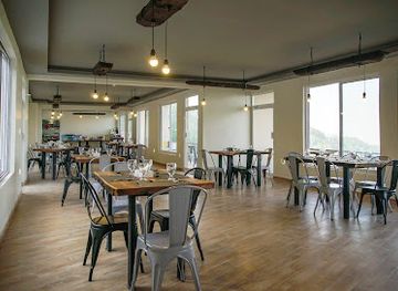 pakistan/murree/bar/salty-by-roomy-murree