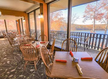 ohio/wayne-national-forest/bar/cardinal-dining-room-bar