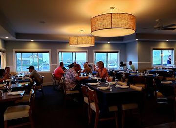 new-york/the-hamptons/bar/sundays-on-the-bay