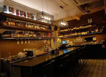 singapore/chinatown/chinatown/bar/tom-dick-hillary-s