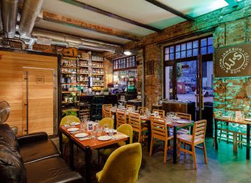 poland/warsaw/praga/bar/centrum-zarzadzania-swiatem