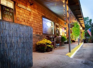 oklahoma/ouachita-national-forest/bar/piddles-cajun-bar-grill