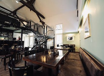 germany/taunus/bar/bahnsinn-die-bar-mit-anschluss