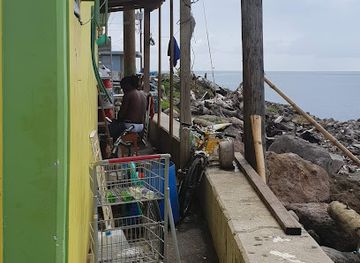 dominica/champagne-reef/bar/milly-s-bar